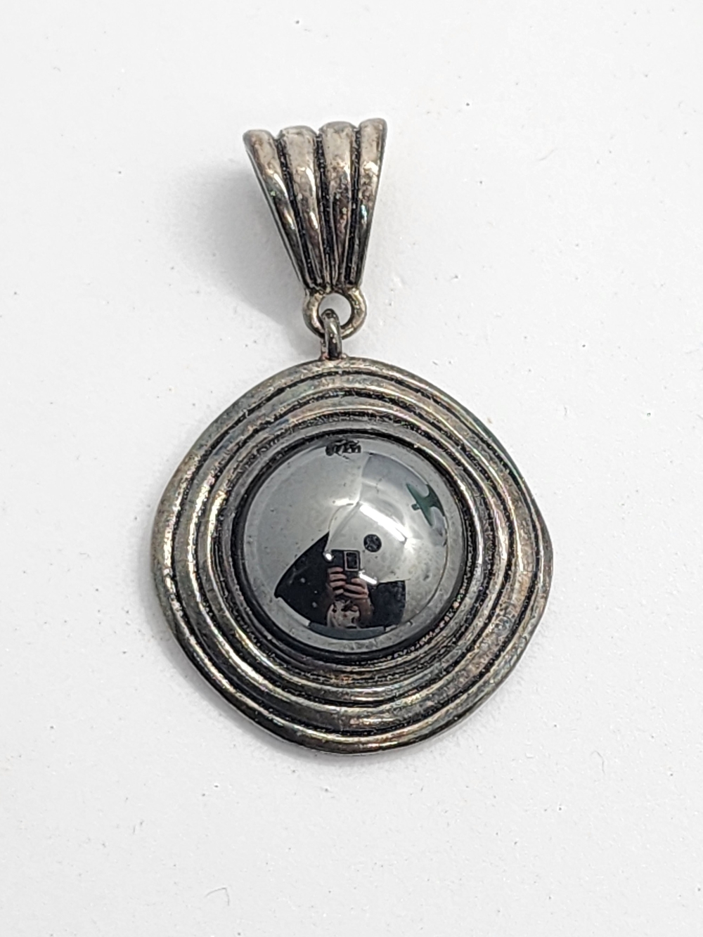 ✨️ 5 For 25 ✨️ Premier Designs Silver-Tone Round Hematite Cabochon Pendant